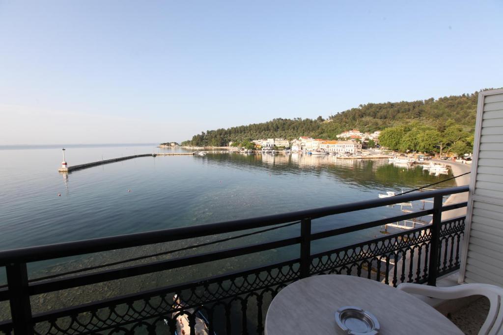 Angelica Hotel Limenas  Esterno foto